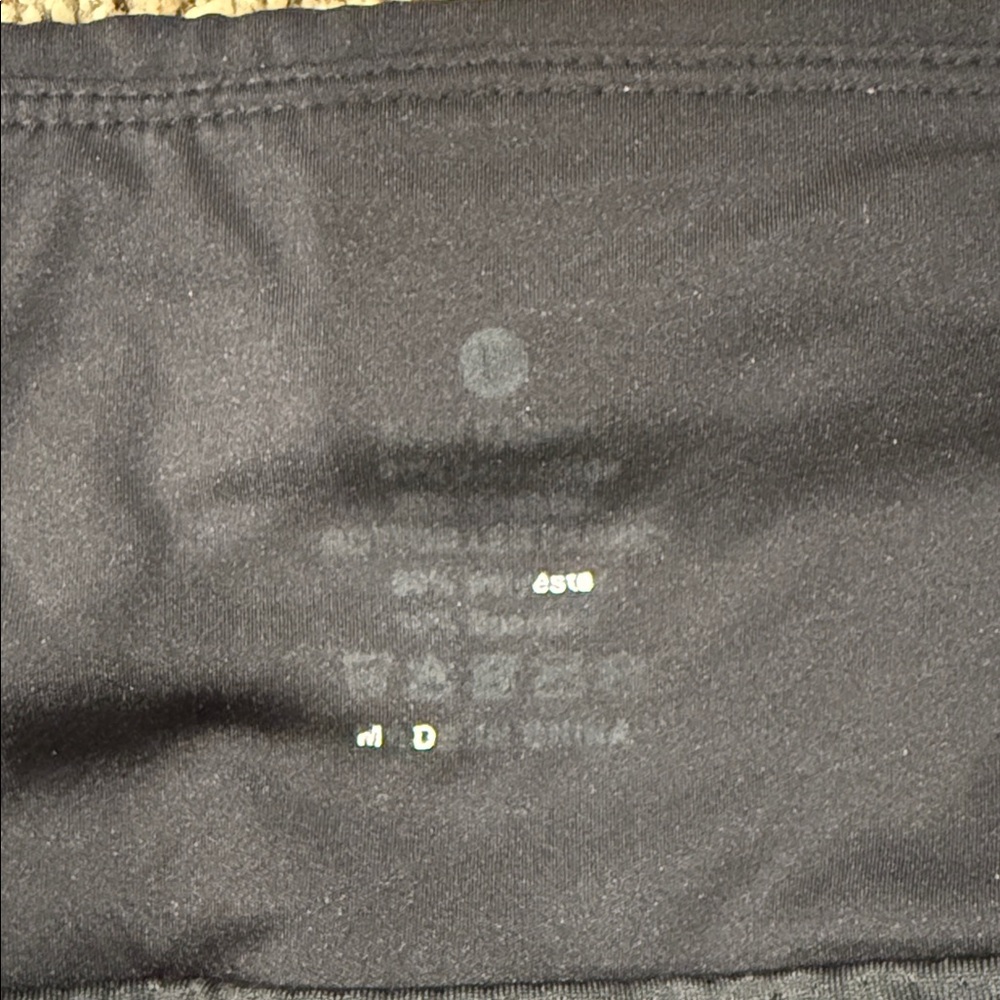 Women’s High-Low Active Shorts - Picture 3 of 4